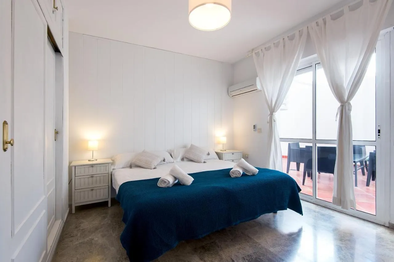 Center Location & Parking Free Apartment With Largeterrace & Bbq Malaga 0*,