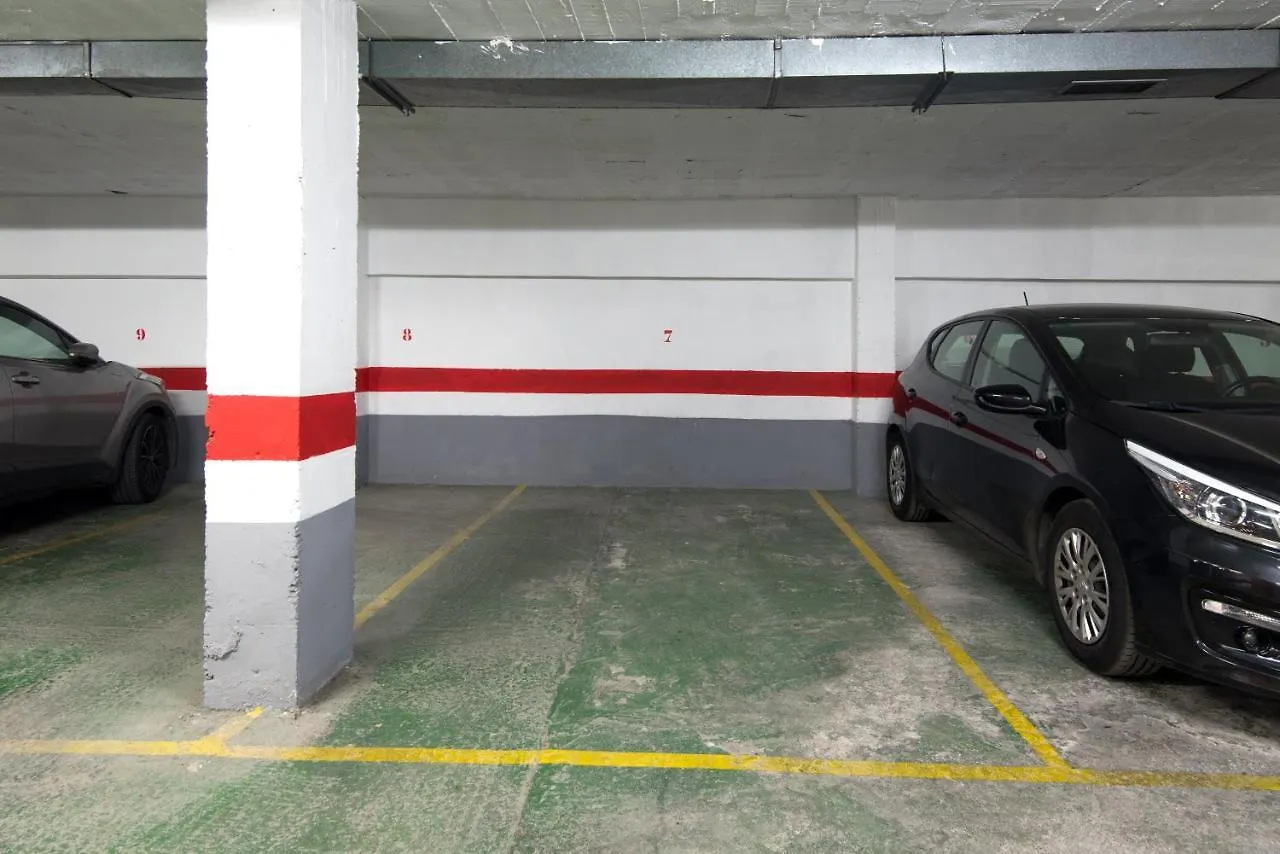Center Location & Parking Free Apartment With Largeterrace & Bbq Malaga 0*,