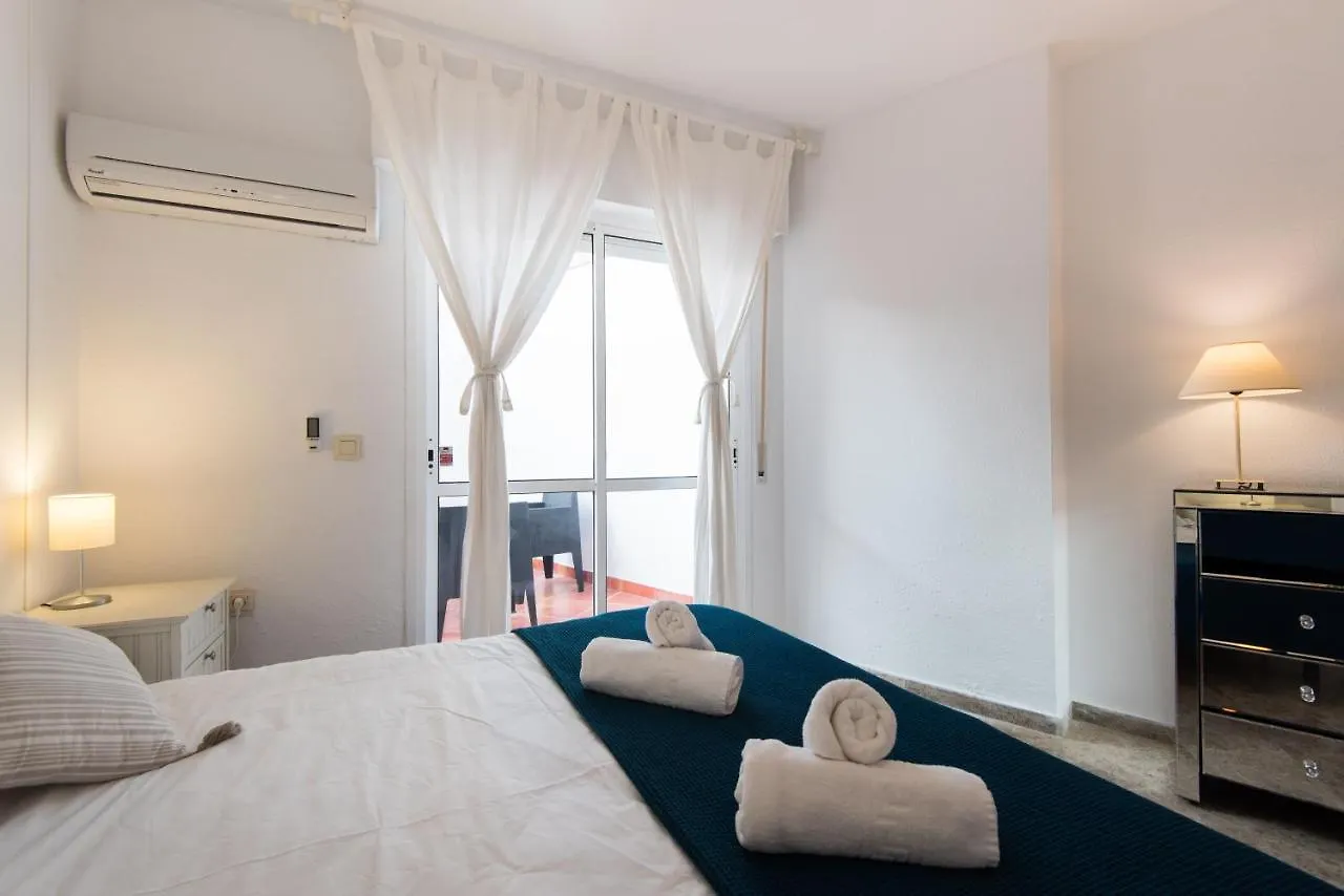 Center Location & Parking Free Apartment With Largeterrace & Bbq Malaga